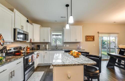 Spring Lake Casa | 11 Mi to Fort Bragg Family Home with Patio!