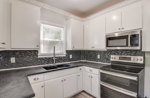 Petersburg Casa | 11 Mi to Fort Lee: 30-Acre Retreat w/Scenic Views