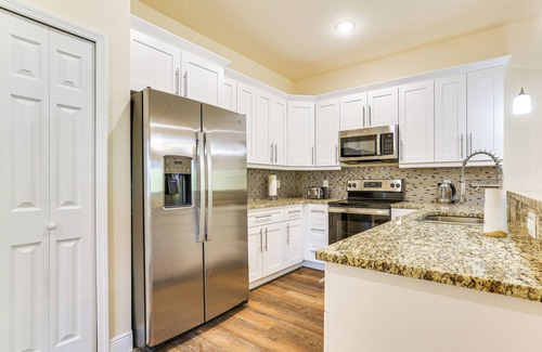 Lehigh Acres Casa | 11 Mi to Fort Myers River District: Suburban Haven