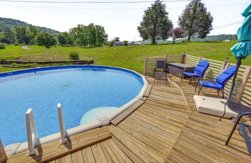 Somerset Casa | 11 Mi to Lake Rural Family Getaway with Fire Pit!