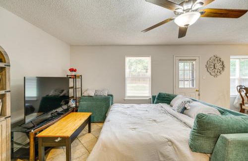 Denton Casa | 11 Mi to Lewisville Lake Family Home in Denton