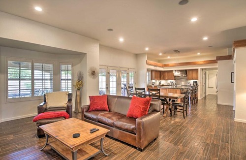 Tempe Casa | 11 Mi to Phoenix Tempe Escape with Patio and Bar!