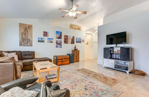 Hurricane Casa | 11 Mi to Sand Hollow State Park Home with Fire Pits