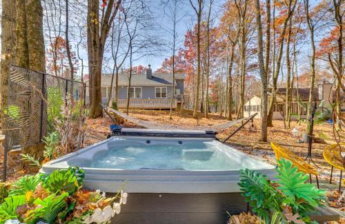 East Stroudsburg Casa | 11 Mi to State Park Home in East Stroudsburg!
