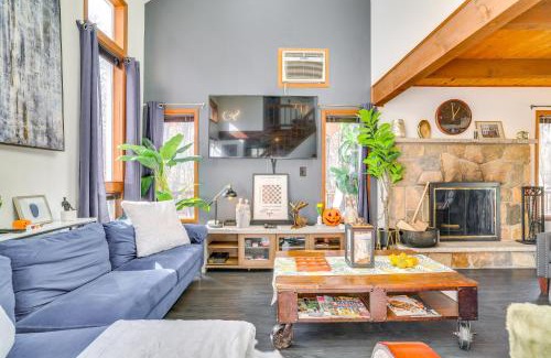 East Stroudsburg Casa | 11 Mi to State Park Home in East Stroudsburg!