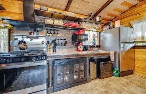 Glenwood Cabina | 11 Mi to Volcanoes National Park: Hawaii Hideaway