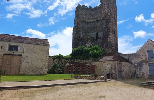 Maurepas Casa | Casa rural de 12 personas, en el corazón de un sitio histórico (4 estrellas)