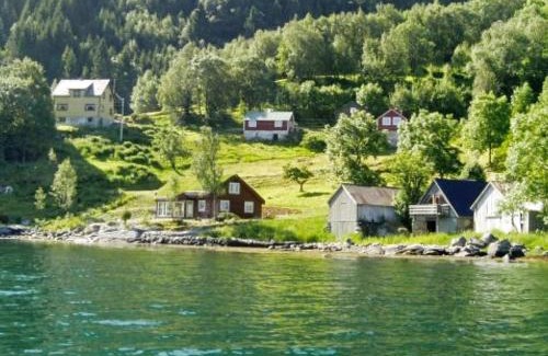 Torheim Casa | 11 person holiday home in Davik-By Traum