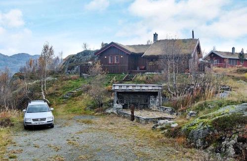Vinje Casa | 11 person holiday home in Edland