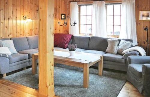 Vinje Casa | 11 person holiday home in Edland