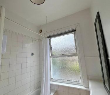Wimbledon Casa | 11 Tabor Grove Room 6