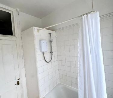 Wimbledon Casa | 11 Tabor Grove Room 6