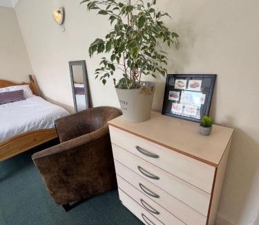Wimbledon Casa | 11 Tabor Grove Room 6