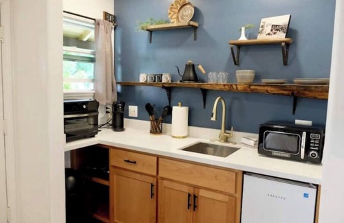 Mariposa Apartamento | #11 Vintage Downtown Apt - Historic Mainstreet