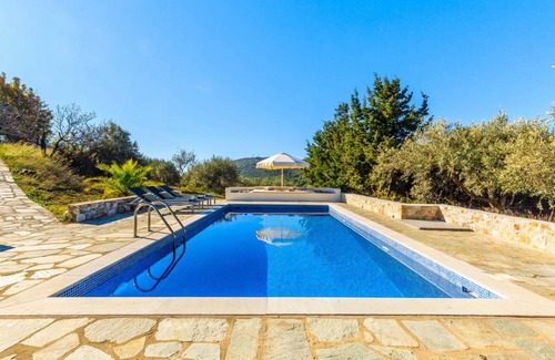 Skopelos Villa | 110 m² Villa ∙ 3 bedrooms ∙ 5 guests