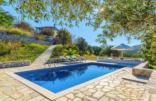 Skopelos Villa | 110 m² Villa ∙ 3 bedrooms ∙ 5 guests