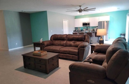 Kingsland Casa | 111 College: 4 BR, 2 BA House in Kingsland, Sleeps 12