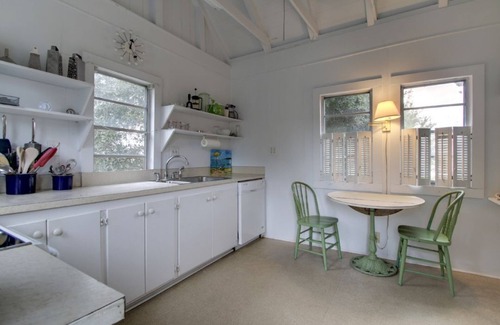 Sullivan's Island Casa | Histórico frente al mar 4BR - 1111 Middle Street! Construido en 1810! Destacado en la película de Hollywood! $ 250 de crédito de alquiler de playa! ¡Siéntate y disfruta del puerto de Charleston!