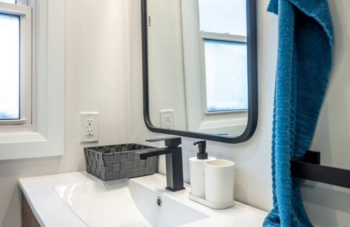 Rosemount Casa | 111H-1 · Kingsdale Perfect City Retreat w/ 2 Beds 2 Bath