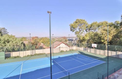 Greater Johannesburg Metropolitan Area Villa | 112 on Cullross Abode