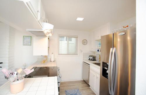 Balboa Peninsula Casa | 1121 E Balboa Blvd A