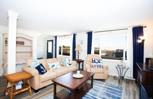 Balboa Peninsula Casa | 1121 E Balboa Blvd A & B