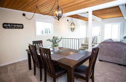 Balboa Peninsula Casa | 1121 E Balboa Blvd B