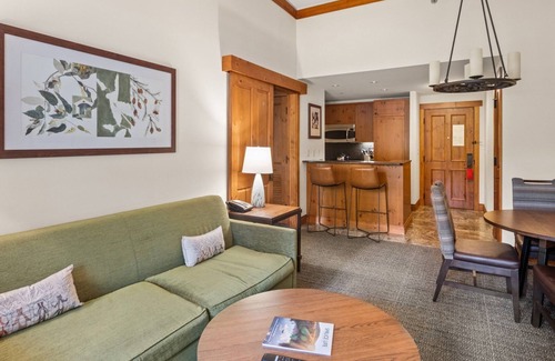 Stowe Area Condominio | 1124 A | 2 bdrm | The Pines| Ski In Ski Out Lodge At Spruce Peak