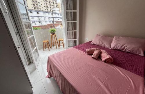 Canto do Forte Apartamento | 113 Canto do Forte - 1dorm - 200 m da Praia e 20m dos Bares e restaurantes - Estacionamento gratuito e WI Fi , TV a cabo