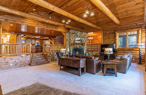 Incline Village Casa | 1138 Lakeshore - One-of-a-kind Lakeshore Boulevard log cabin