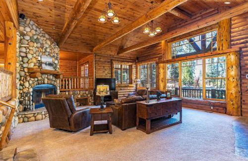 Incline Village Casa | 1138 Lakeshore - One-of-a-kind Lakeshore Boulevard log cabin