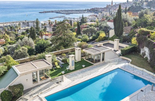 Menton Apartamento | 115 m² Apartamento ∙ 2 habitaciones ∙ 4 huéspedes