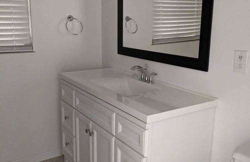 Dunedin Apartamento | 1158 Angle Rd - One-Year Lease