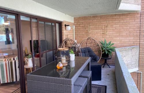 Hawks Nest Apartamento | 1166 on Booner - Hawks Nest