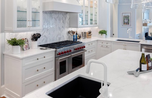 Isle of Palms Casa | Casa personalizada de lujo: 7 recámaras, vista al mar, piscina privada climatizada, elevador