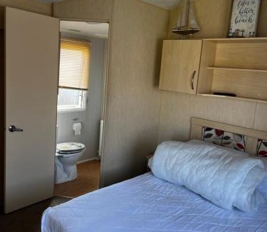 Burnham-on-Sea Otro | 118 holiday resort unity pet friendly caravan brean sands