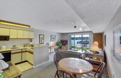 Charlevoix Casa | 119 Edgewater Inn