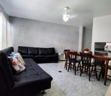 Tombo Casa | 11A - Apto c/2 QUARTOS, Sala e Cozinha completa,1WC, 1 Vaga, Roupa de Cama e VIVO FIBRA
