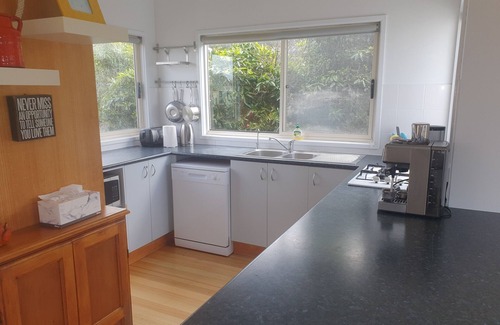 Apollo Bay Casa | 11A Seaview. Ocean and Otway Ranges views. Close to beach. Pet friendly.