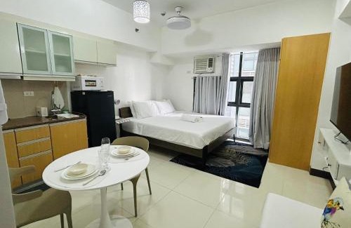 Pinagsama Apartamento | 11B Tower 1 Viceroy Residences Mc Kinley Hill BGC