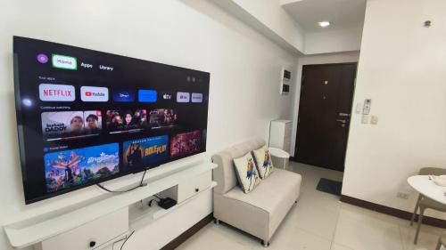 Pinagsama Apartamento | 11B Tower 1 Viceroy Residences Mc Kinley Hill BGC