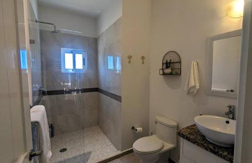 Cerritos Apartamento | 11C-Brand New Top Floor 2BR, 2BD w/Amazing Views