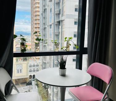 Pinagsama Apartamento | 11C Tower 1 Viceroy Residences McKinley BGC