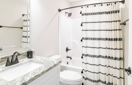 Florida Panhandle Casa | 11th Ave country Sage Cottage