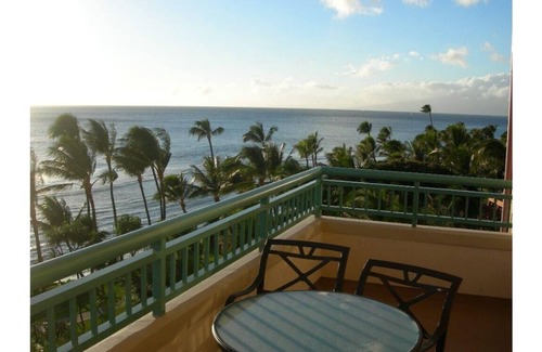 Kaanapali Villa | 11th FLOOR 2 BED LAHAINA TOWER SLEEPS 8 OCEANFRONT MARCH 15-22, 2025 WHALE VIEWS
