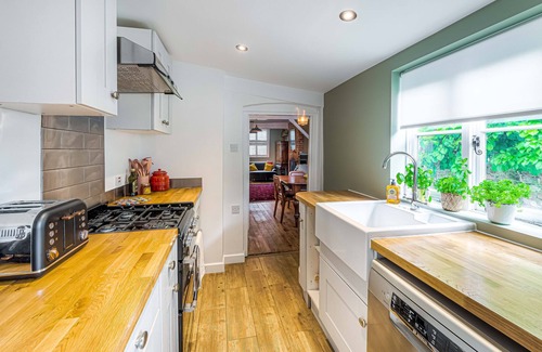 Arundel Cabaña | 12 Arun St, Arundel