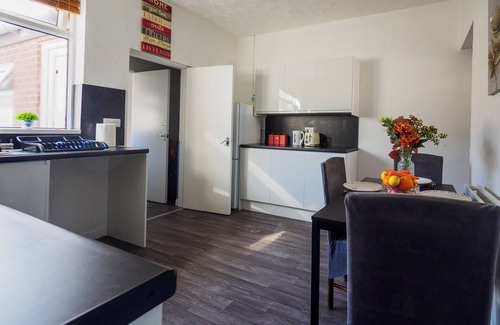 Stoke-on-Trent Apartamento | 12 Cornwallis Lodge Family Room 1