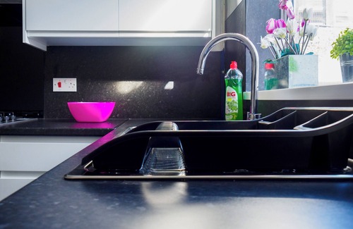 Stoke-on-Trent Apartamento | 12 Cornwallis Lodge Family Room 1