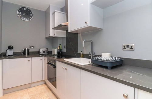 Beverley Casa | 12 CROSS STREET, family friendly, with a garden in Beverley