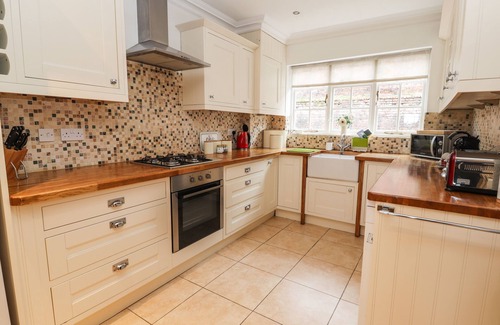 Chester Cabaña | 12 Deva Terrace